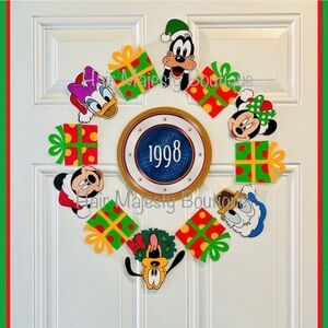 Disney Cruise magnetic Holiday Christmas Door Wreath, Mickey WDW